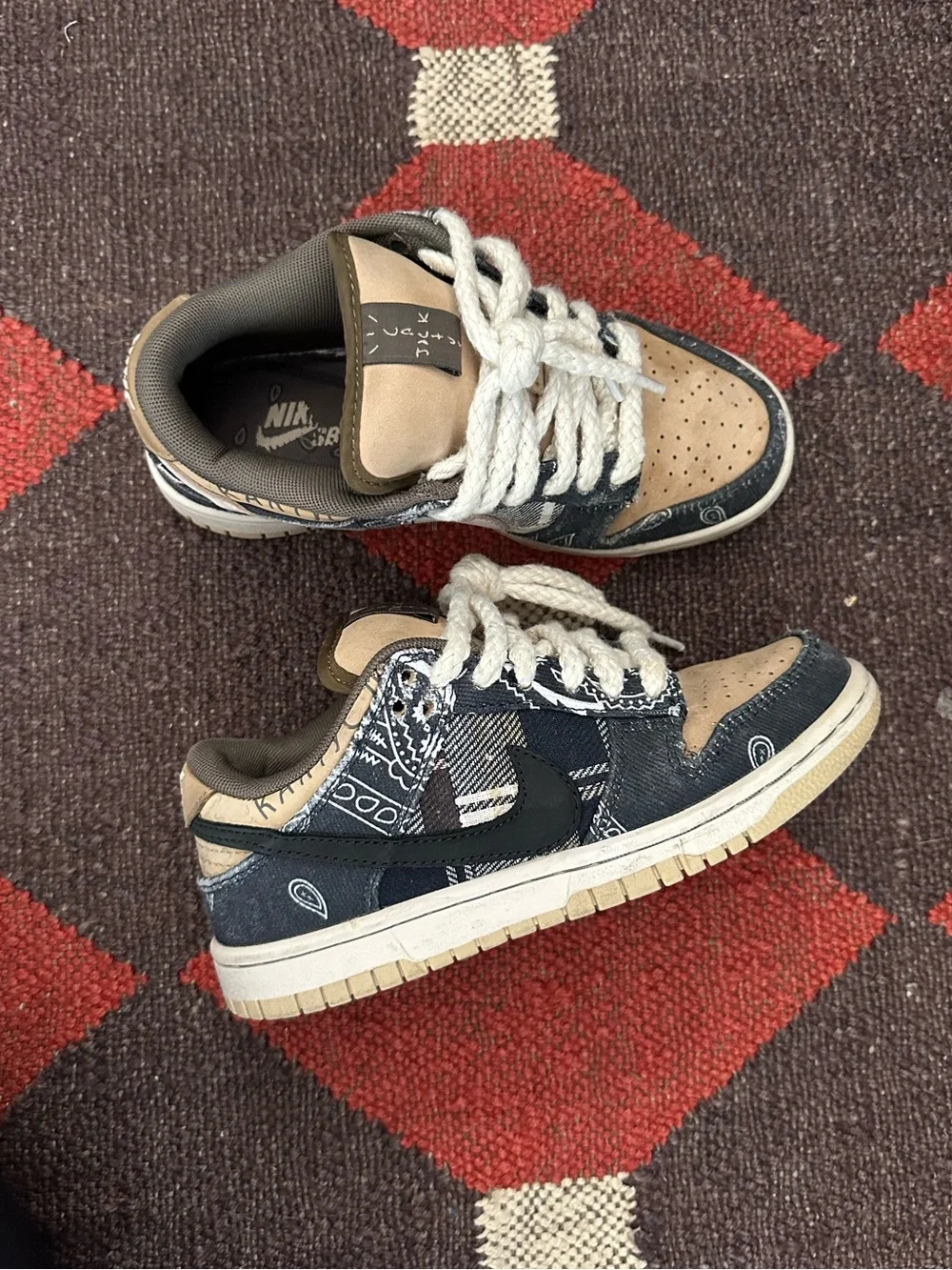 TRAVIS SCOTT X NIKE DUNK LOW ‘CACTUS JACK’